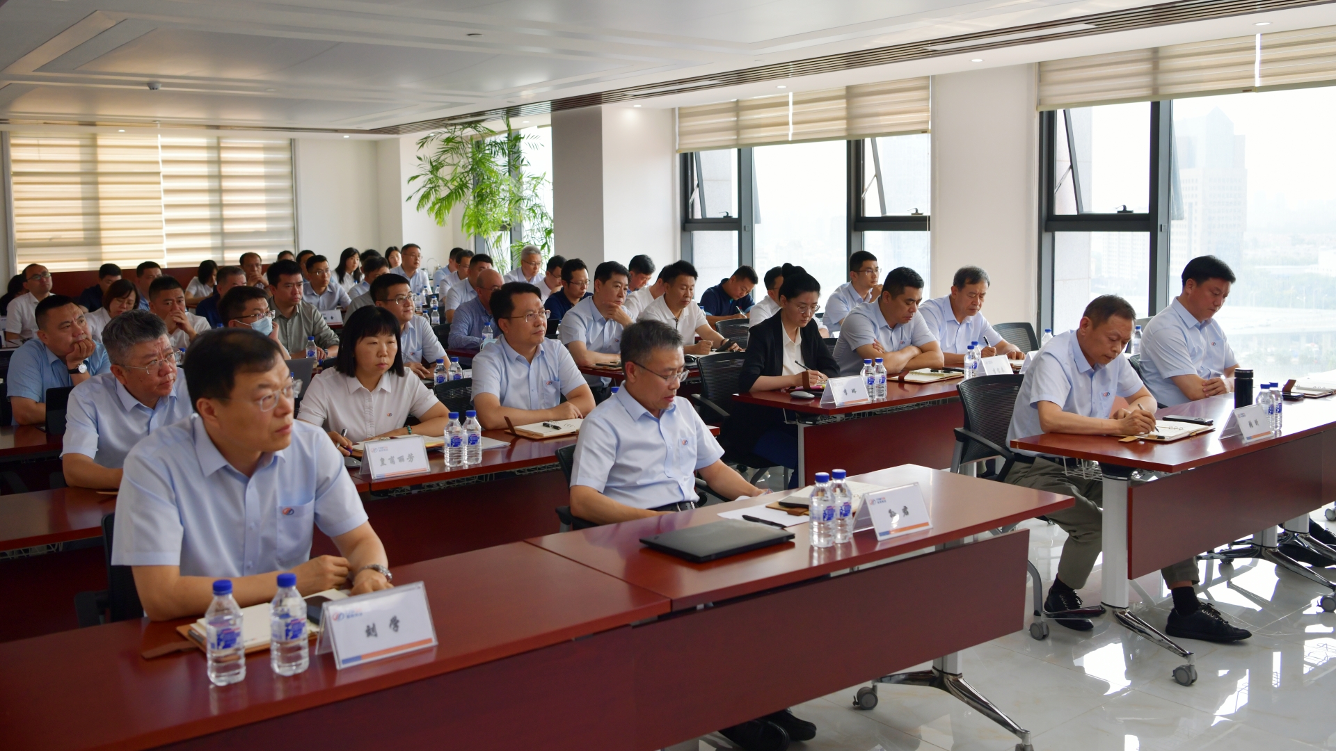 年会.jpg